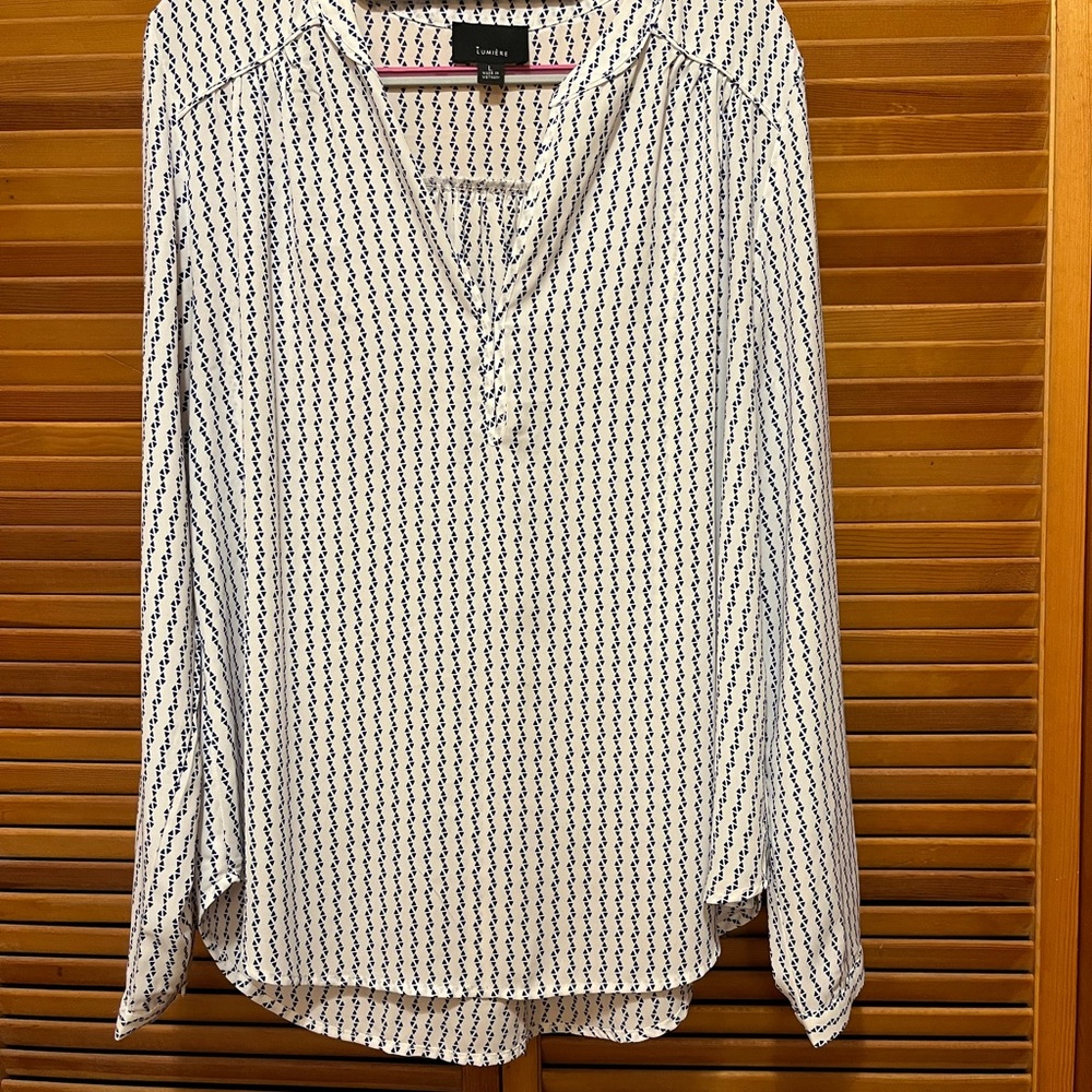 Lumiere White and Navy Blue Long Sleeve Blouse